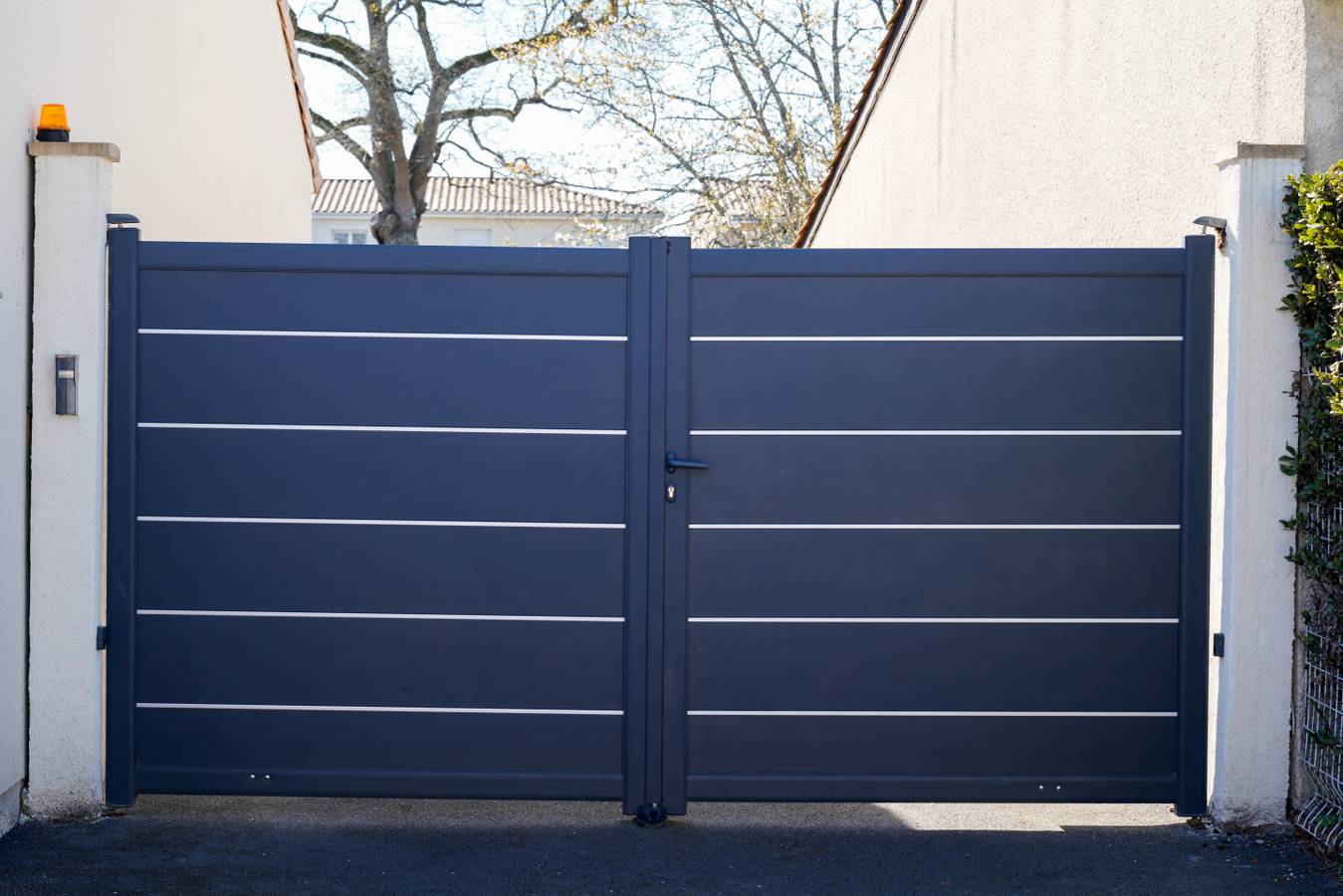 dark-grey-modern-gate-aluminum-portal-suburb-door-house-street-view_1349x900